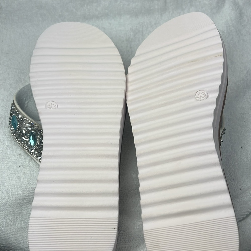 Embellished Women's Sandals - Picture 4 of 4